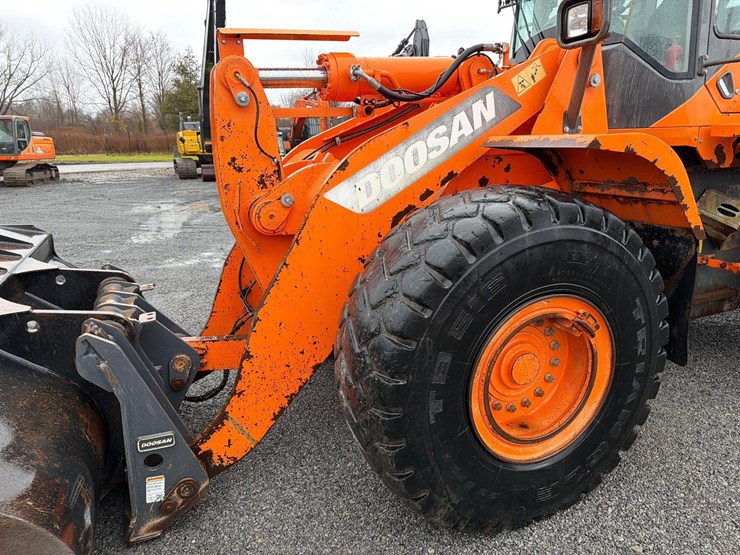 2015-doosan-dl350-5-image-11