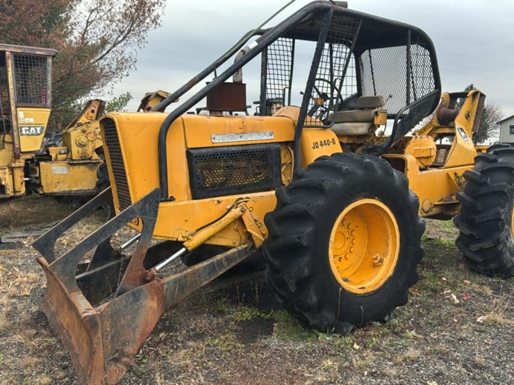 deere-440b-image-1