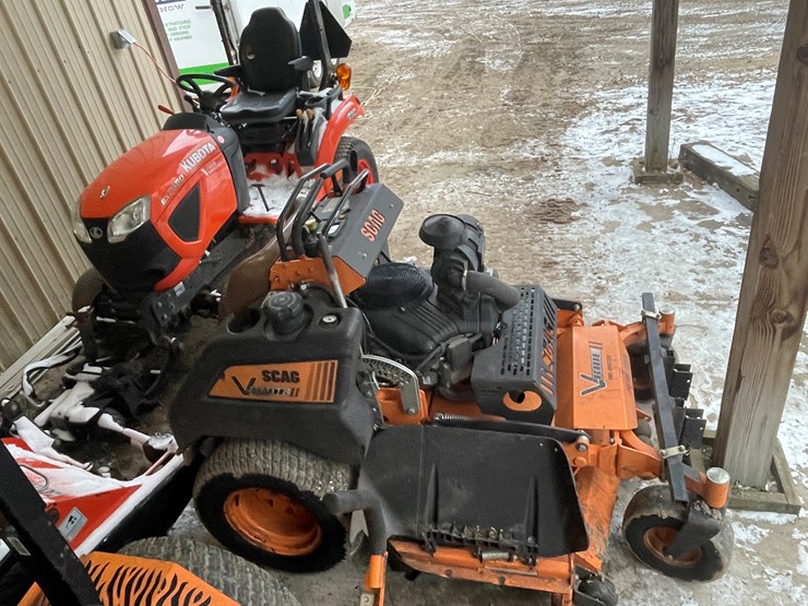 #2701-•-scag-v-ride-lawn-mower-(fall-creek,-wi)-image-4