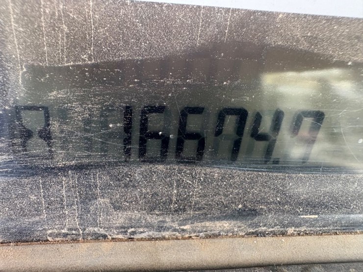 2011-caterpillar-740-image-21