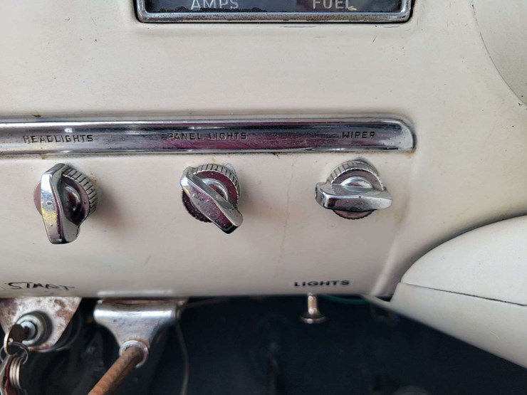 1951-dodge-sedan-image-59