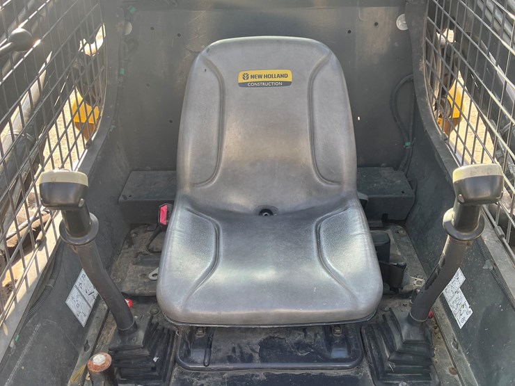 2014-new-holland-l218-image-6