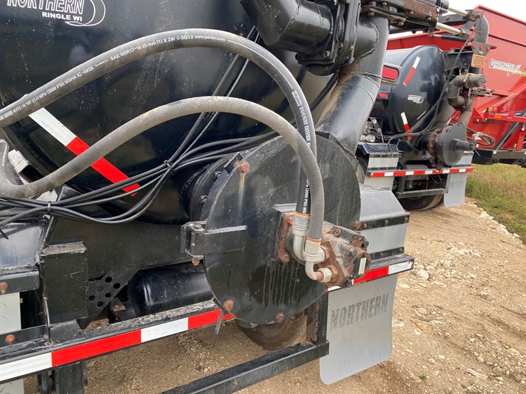 #1030-•-2014-northern-6000-gallon-semi-manure-tanker-trailer(has-wi-title)-(kewaunee,-wi)-image-41