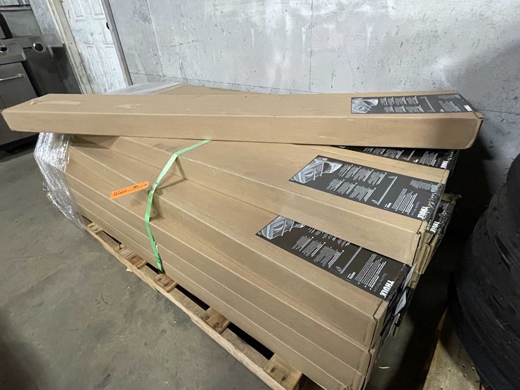 #8733-•-(18)-thule-truck-racks-(f)-image-1
