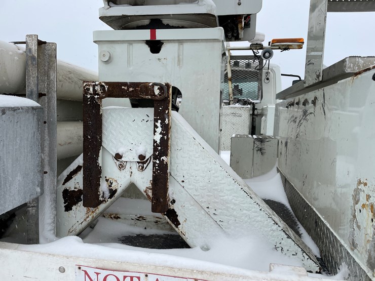 #236-•-2015-international-bucket-truck-(has-wi-title)(mosinee,-wi)-image-31