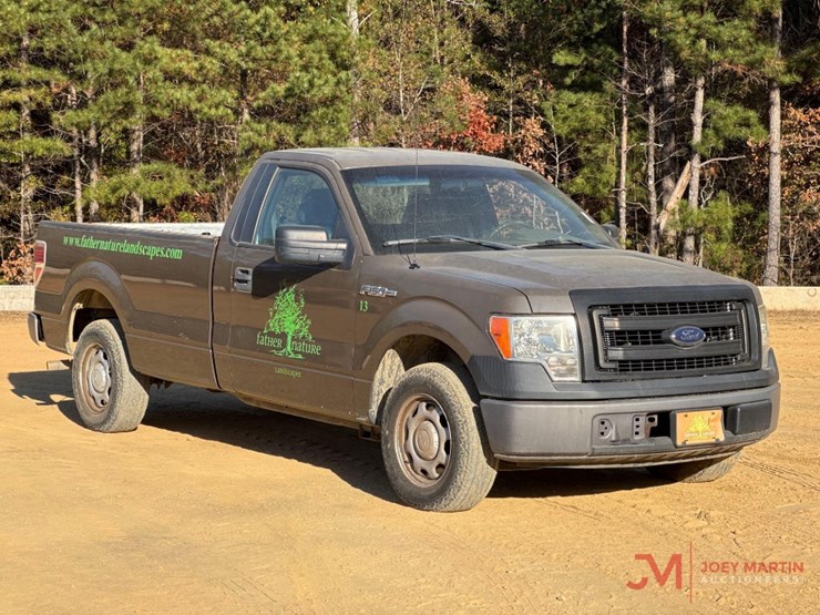 2014-ford-f150-xl-image-1