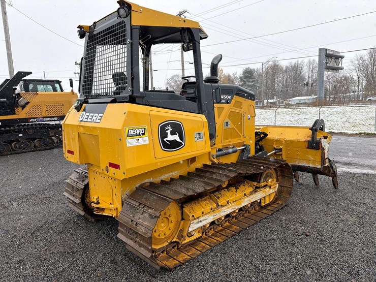 2023-deere-450k-image-4