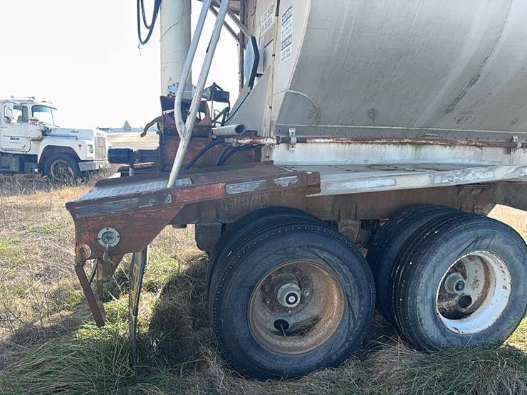 1997-pinson-aluminum-feed-delivery-trailer,-spring-suspension,-8-compartments,-*1p9ab3821vp255492*-image-13