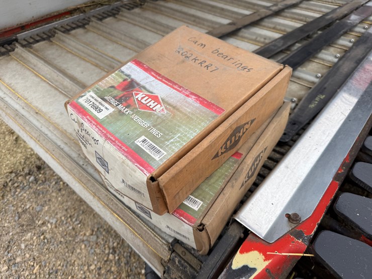 2011-kuhn-merge-maxx-900-image-28