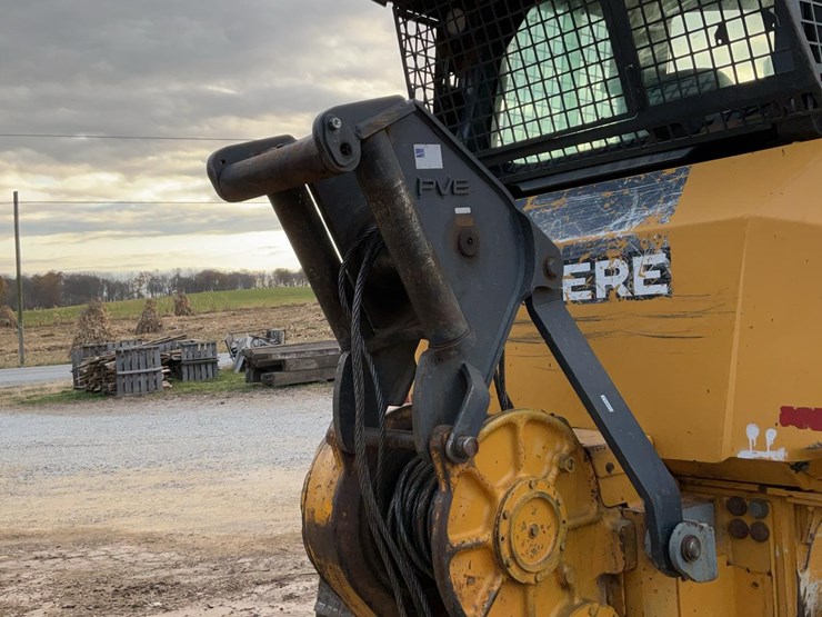 2016-deere-700k-image-41