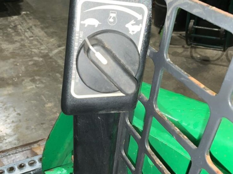 2018-bobcat-t740-image-40