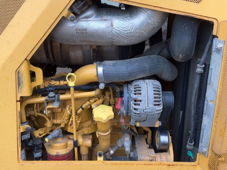 2016-deere-550k-xlt-image-10