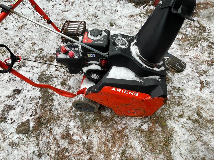 #2708-•-ariens-professional-21-snow-blower-(fall-creek,-wi)-image-13