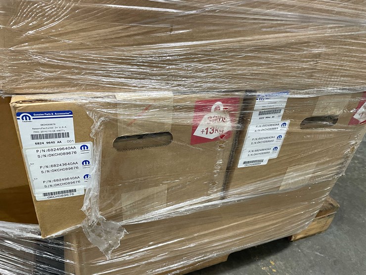 #8692-•-pallet-of-(20)-mopar-cylinder-heads-(e)-image-6