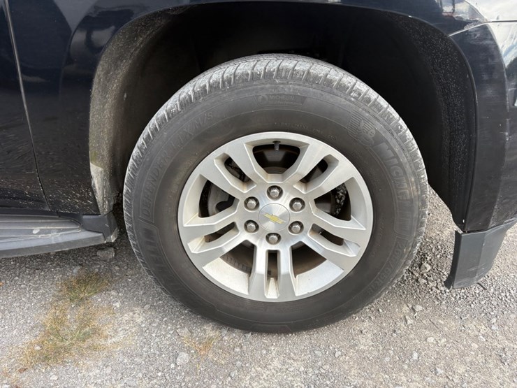 2018-chevrolet-tahoe-lt-image-9