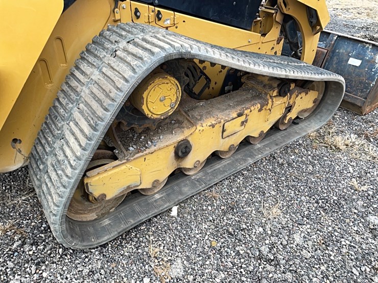 2021-caterpillar-299d3-image-7