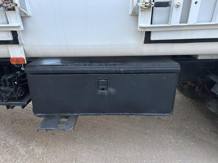 #1432-•-1992-volvo-(white-gmc)-vac-truck-image-21