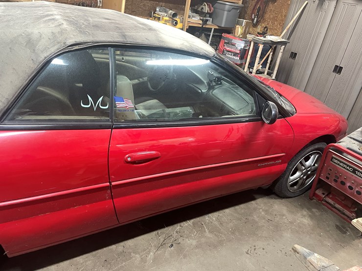 #260-•-1997-chrysler-(fall-creek,-wi)-(has-wi-title)-image-7