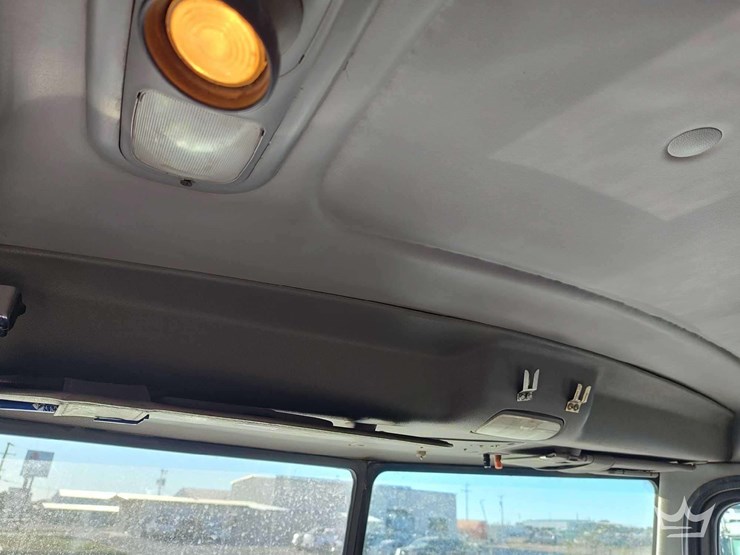 2012-peterbilt-386-image-36