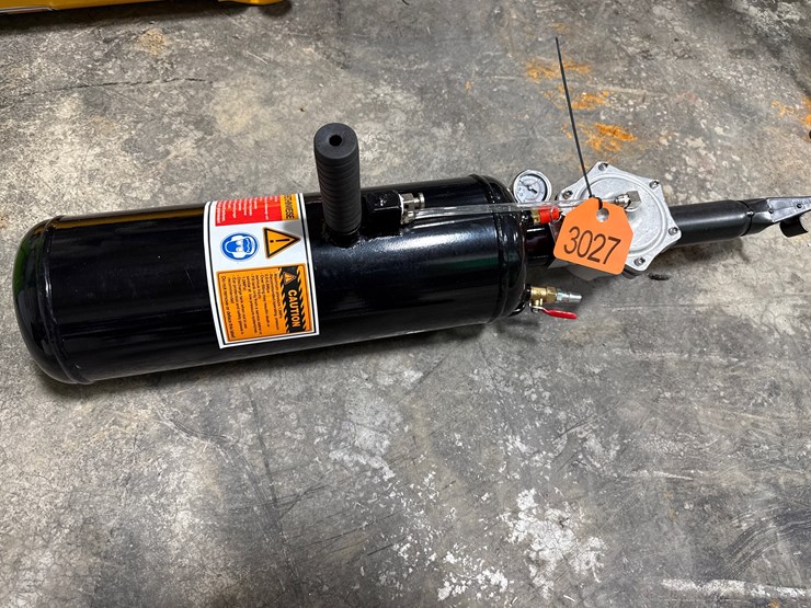 #3027-•-new-tire-bead-blaster-image-1