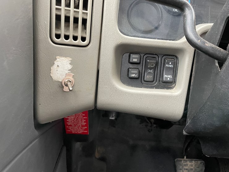 #236-•-2015-international-bucket-truck-(has-wi-title)(mosinee,-wi)-image-59