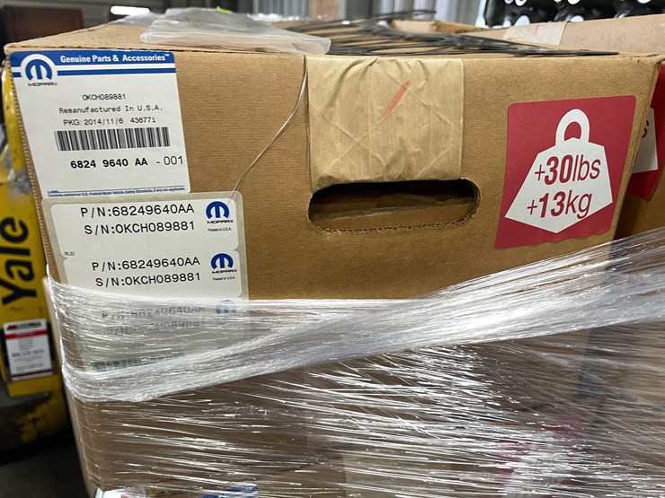 #8692-•-pallet-of-(20)-mopar-cylinder-heads-(e)-image-5