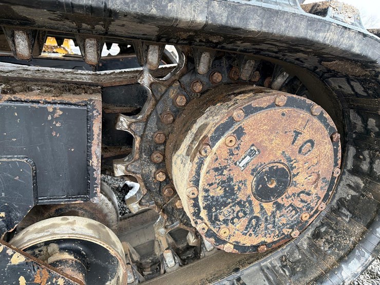 2021-morooka-mst2200vdr-image-10