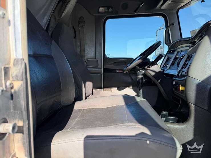 2017-kenworth-t800-image-13
