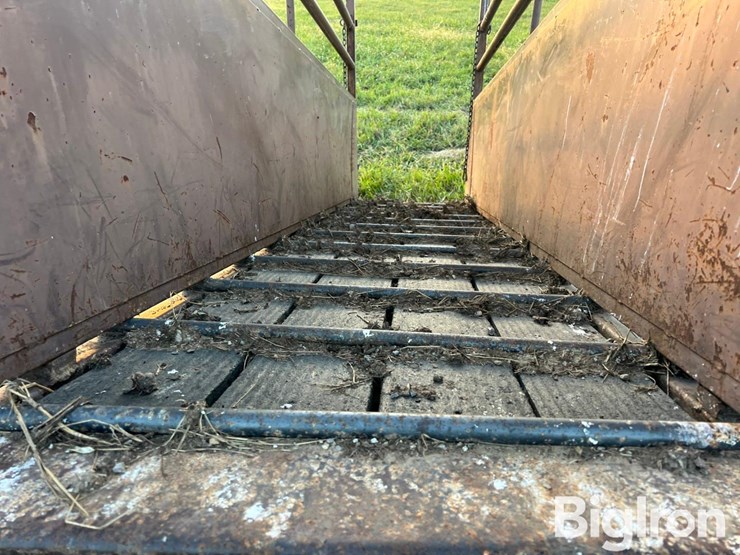 12'-portable-loading-chute-image-19