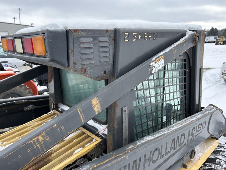 new-holland-ls180-image-33