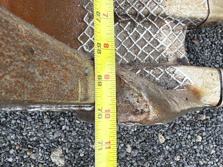 2017-deere-470g-lc-image-16