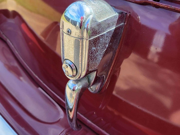1948-plymouth-special-deluxe-image-34