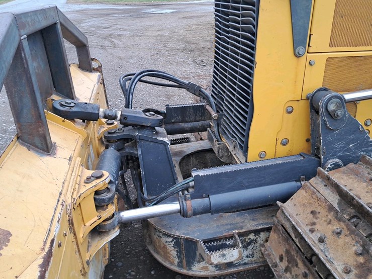 2016-deere-700k-image-36