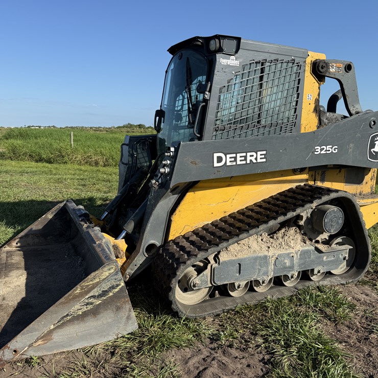 DEERE 325G