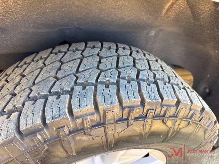 2022-chevrolet-silverado-1500-lt-image-17