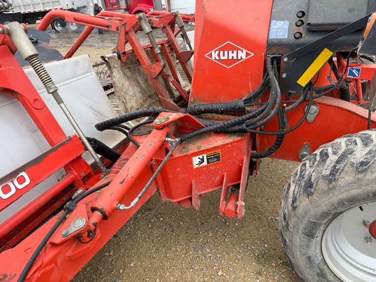 2011-kuhn-merge-maxx-900-image-14