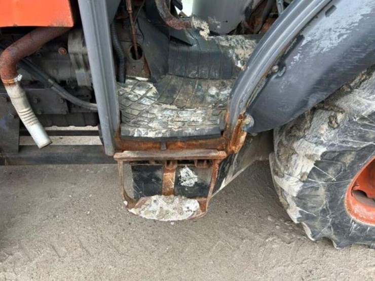 2008-kubota-m7040d-image-16