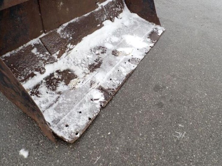 massey-ferguson-135-image-48