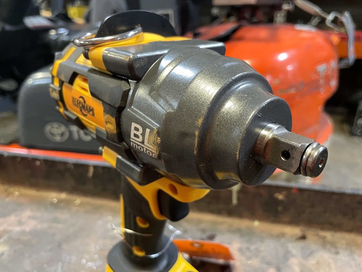 #8678-•-dewalt-compatible-20-volt-cordless-1/2"-impact-and-battery-(pr13)-image-11