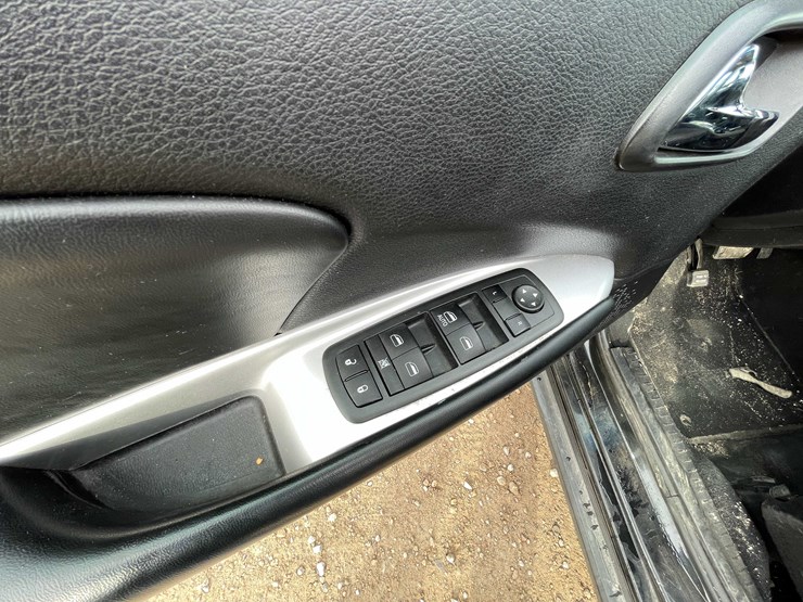 2013-dodge-journey-image-75