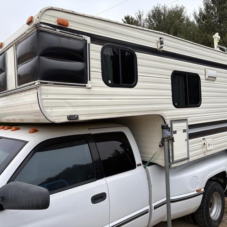 1993 S&S Truck bed Camper