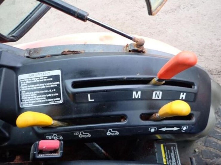 2014-kubota-b3350hsd-image-19