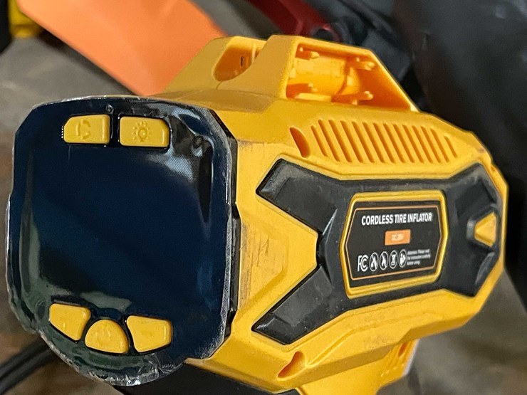 #8676-•-dewalt-compatible-20-volt-air-compressor-for-airing-up-tires,-etc-(pr12)-image-6