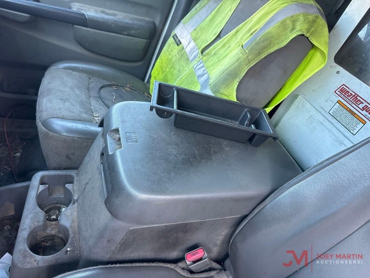 2014-nissan-nv2500hd-image-20