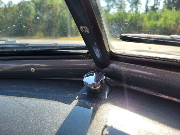 1948-packard-sedan-image-33