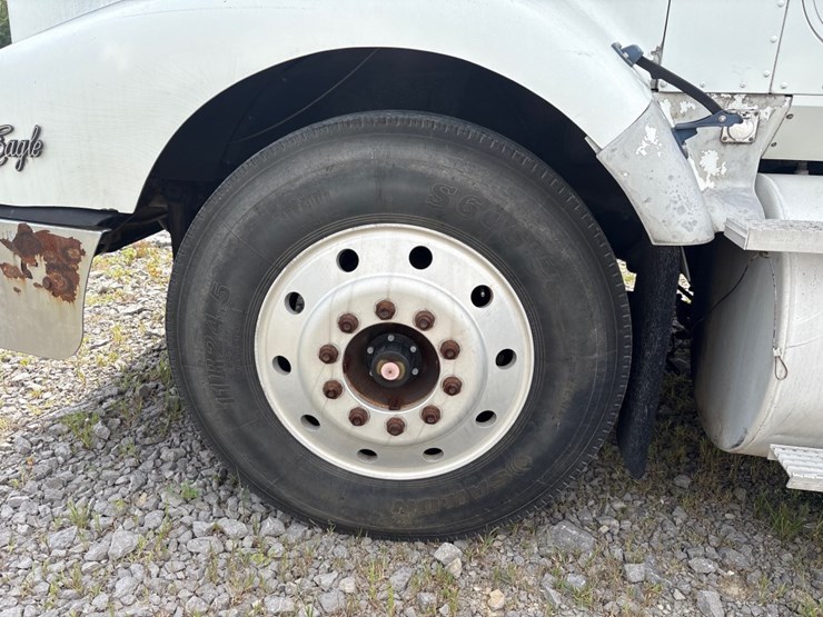 1994-international-9400-eagle-image-8