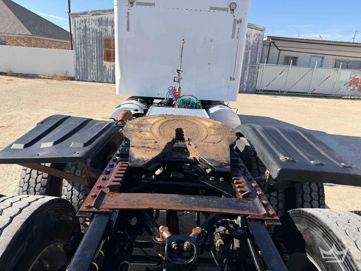 2017-kenworth-t800-image-22