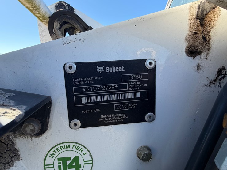 2013-bobcat-s750-image-18