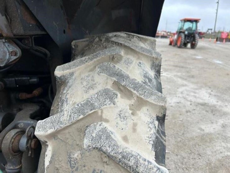 2008-kubota-m7040d-image-48