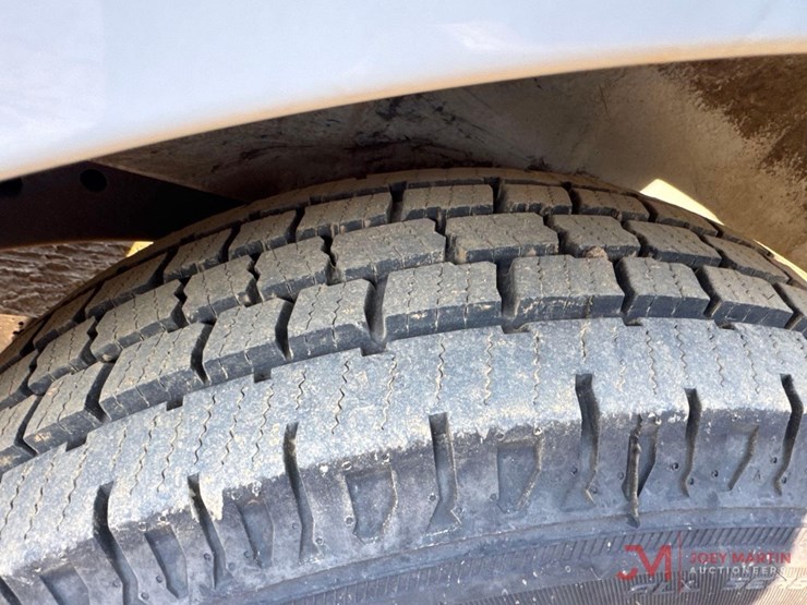 2014-nissan-nv2500hd-image-7